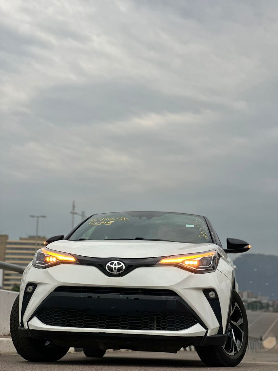 AutoplugA's tweet photo. Clean Foreign Used 2020 TOYOTA C-HR 

Keyless entry, BlackOnBlack Interior, Too Frosh In &amp; Out🔥

With Fully Paid Duty💯

35M 

Dm now 🤝🏽 https://t.co/ekMaHPFVZS