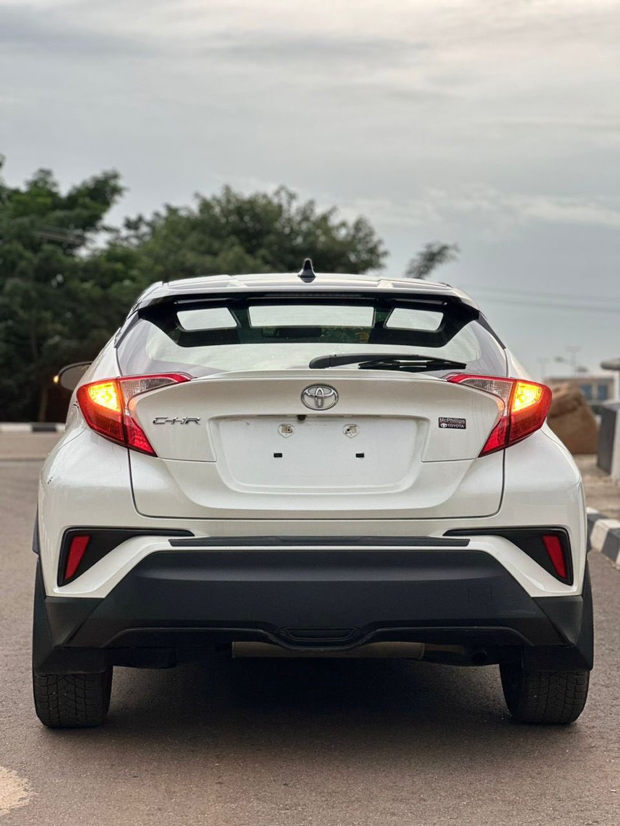 AutoplugA's tweet photo. Clean Foreign Used 2020 TOYOTA C-HR 

Keyless entry, BlackOnBlack Interior, Too Frosh In &amp; Out🔥

With Fully Paid Duty💯

35M 

Dm now 🤝🏽 https://t.co/ekMaHPFVZS