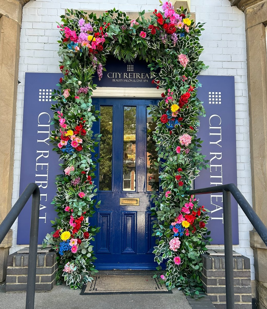 What better way to get through the mid-week hump than a blissful massage or facial, or even a midweek spa experience. 
 ⭐️Luxurious Surroundings
 ⭐️AMAZING Treatments
 ⭐️FREE Parking at our Jesmond Salon 
 ⭐️Warm, Cosy Treatment Areas
 ⭐️ 5 Star Service 
city-retreat.com/book-treatment…