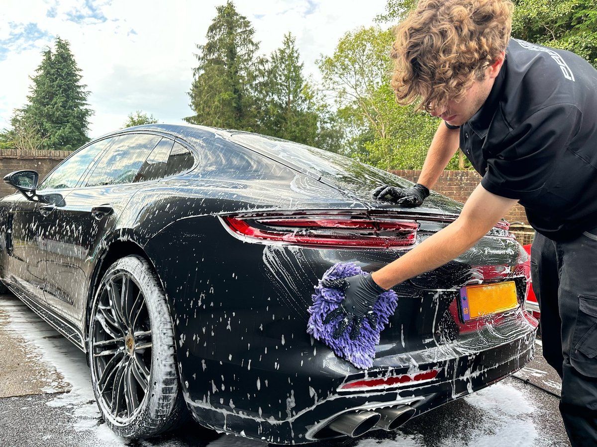 ParagonPorsche's tweet photo. Paragon Today! #wednesday 🔵

Date: Wednesday 28th August 2024
Weather: Sunshine
Temp: 25°C

#Paragon #Porsche #showroom #service #workshop https://t.co/3vVNRrzET8