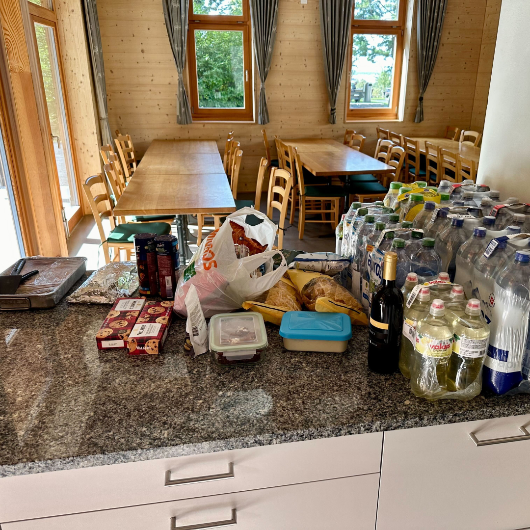 nine_ch's tweet image. Wir haben gelacht, gefeiert und es genossen – das war unsere After-Summer-Party. 🎉☀️ In der Waldhütte Ziegelhöhe in Schwamendingen blickten wir gemeinsam auf das erste Halbjahr zurück und stiessen auf den Rest des Jahres an. 💯😎  #summerparty #feiern #team #anstossen #nine