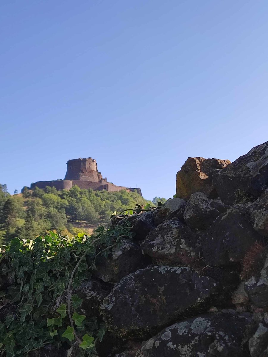 otmurol's tweet photo. #meteo Murol Beau temps ! Maximale prévue 26° !
Bonne journée à vous ! 🌞🌞🌞
@MeteoSancy @otsancy https://t.co/uDr7JaRfyC