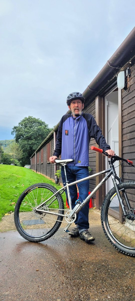 Singlespeed commute face.
#calderdale #westyorkshire 
#mtb