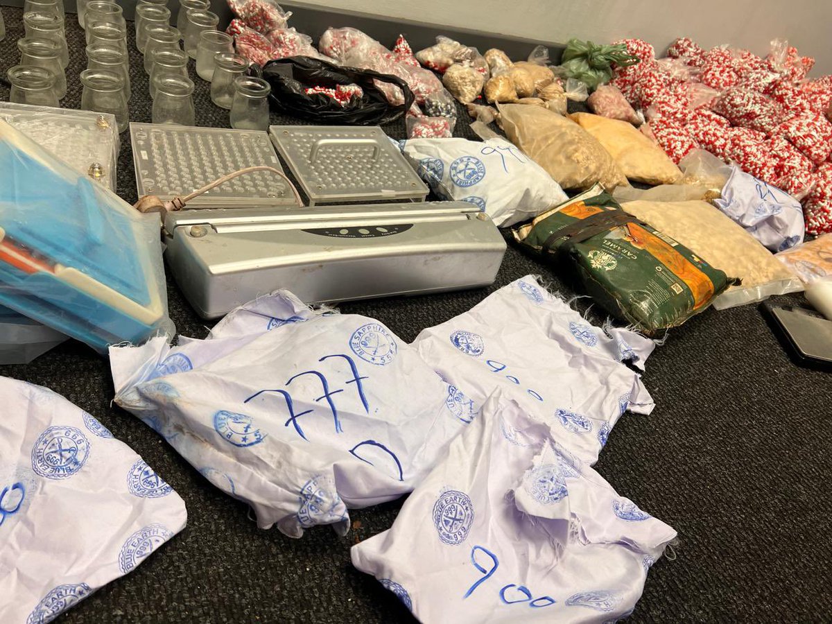 TWO UNDOCUMENTED FOREIGN NATIONALS ARRESTED WITH OVER R3 MILLION WORTH OF DRUGS

*DURBAN: 28 August 2024* – Police officers who are members of the Provincial Organised Crime Unit that specialises in narcotics have arrested two undocumented foreign nationals for possession and