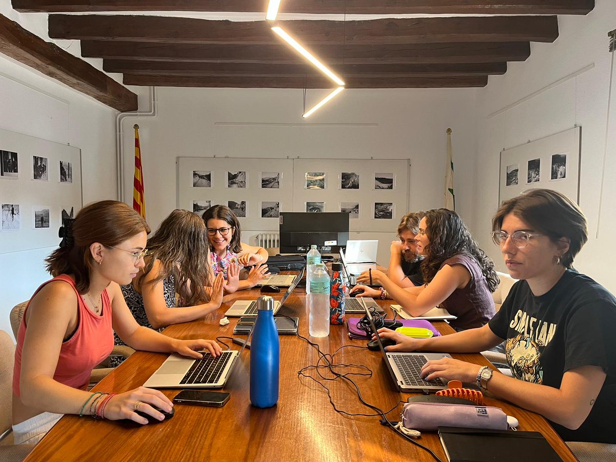 Avui a Guixers el grup de recerca <a href="/epi4health/">Epi4health</a> porta a terme una reunió de treball per analitzar dades de les persones joves de la Catalunya central.
Benvinguts i bona feina!
<a href="/deskcohort/">DESKcohort</a> 
<a href="/UManresa/">UManresa</a> 
<a href="/UOCesalut/">UOC Estudis de Ciències de la Salut</a> 
<a href="/uabpsicologia/">Facultat de Psicologia UAB</a>