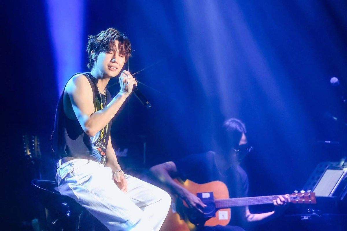 astarseoul's tweet photo. คิม ซองกยู หนุ่มตายิ้มที่จริงใจ กับคอนเสิร์ตเดี่ยวครั้งแรกในไทยที่ฮีลใจเกินเบอร์ 2024 KIM SUNG KYU CONCERT [LV3 : Let's Vacay] IN BANGKOK
#KIMSUNGKYU #金聖圭 #김성규 #LV3_LetsVacay_IN_BKK #LV3_LetsVacay
#DoubleHTNE #DSHOW_Thailand #KOKOCONNECTION
https://t.co/NuscDQDyQl https://t.co/mZPXJDZxtF