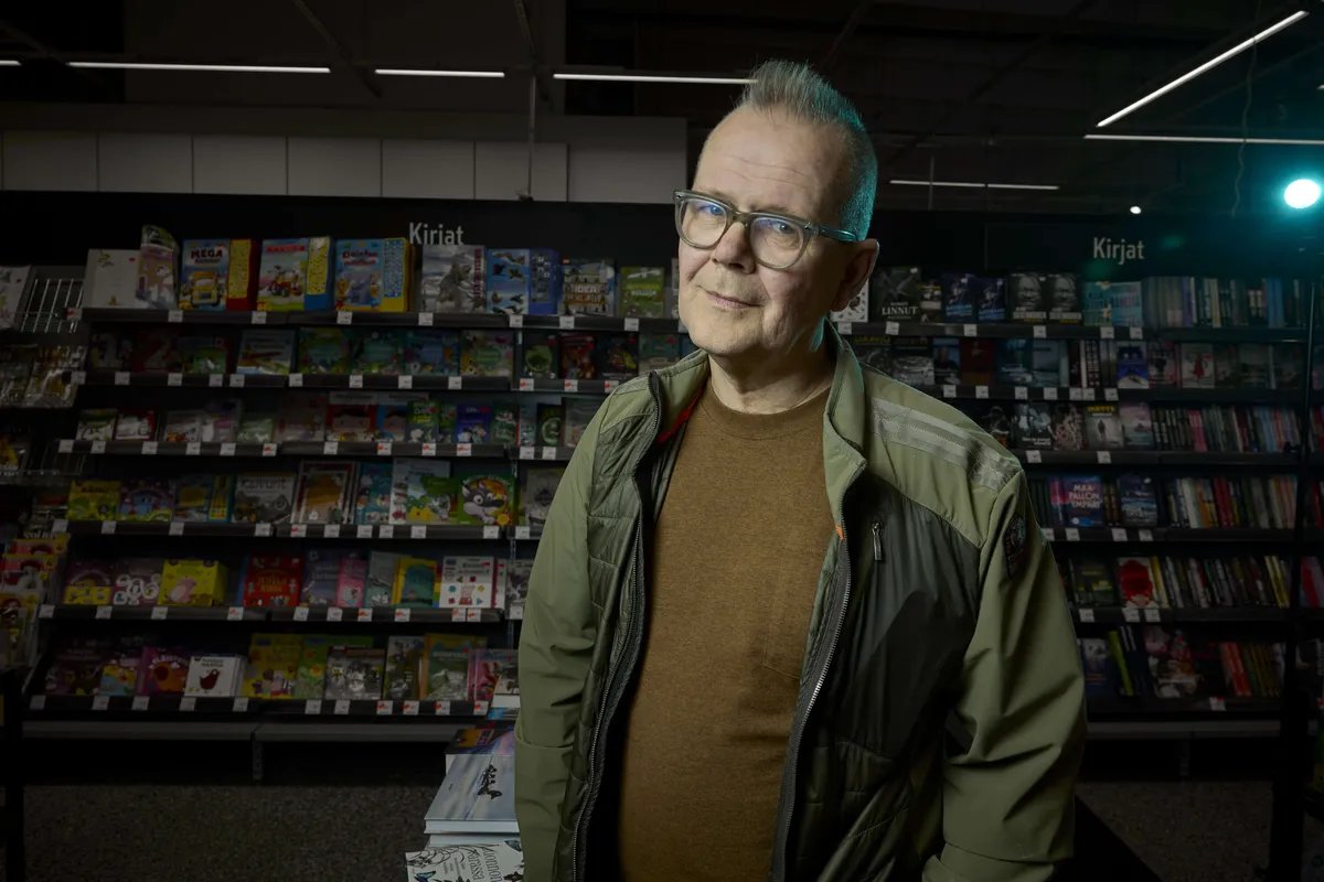 Viime kesänä Kari Hotakainen sai kummallisen puhelun – näin menestyskirjailija päätyi osaksi Pirkka-tuoteperhettä dlvr.it/TCSwJ0