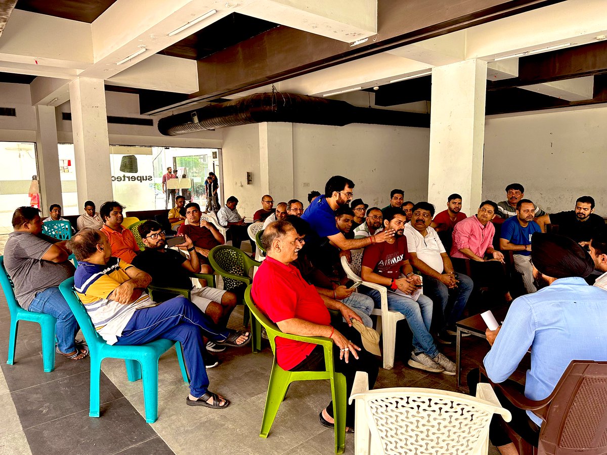 ev1stf's tweet photo. 25 August (रविवार) को EV1STF (रेज़ीडेंट्स ग्रुप) और Facility team की सकारात्मक मीटिंग हुई जिसमें Last MOM और सोसाइटी की दूसरे महत्वपूर्ण मुद्दों पर चर्चा हुई। पिछले मीटिंग में बतायें गये समस्याओं के समाधान का अपडेट भी लिया गया। @ev1stf @dmgbnagar @IAS_SAUMYA @OfficialGNIDA https://t.co/7nmXtPXtgP