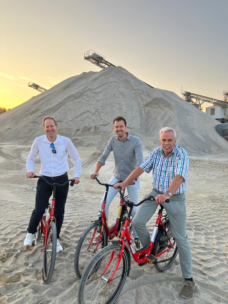 De <a href="/raadburen/">Gemeenteraad Buren</a> op bezoek bij <a href="/K3Delta/">K3Delta Zand en Grind</a> 

Korte samenvatting: veel zand &amp; veel natuur.