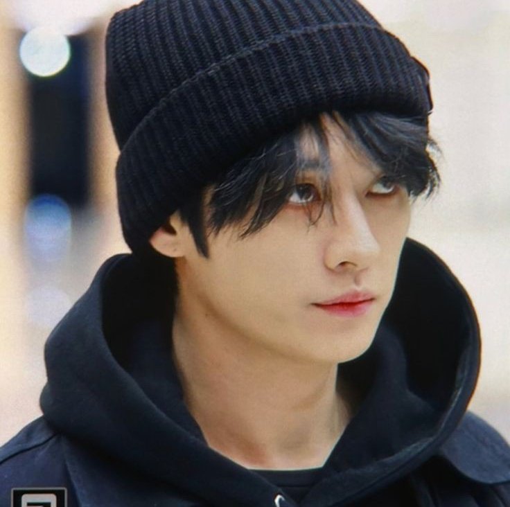 sleepnessa's tweet photo. I love emo boys (Minho) https://t.co/4JHodZ0GLS