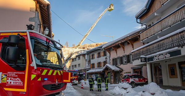 Vous avez l’âme d’un aventurier, un esprit d’équipe et vous aimez relever des défis ? 
🧑‍🚒Rejoignez les sapeurs-#pompiers #volontaires #saisonniers du #SDIS74 pour l'hiver 2024-2025 du 09/12/2024 au 20/04/2025  
📢 NOUVEAUTE : CDD possible !
Pour postuler : cutt.ly/hevvZQCf