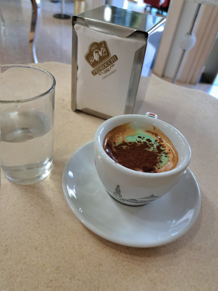 il_jo85's tweet photo. Una coccola #pedrocchi #caffestorico #padova https://t.co/N9j2o2GEuA