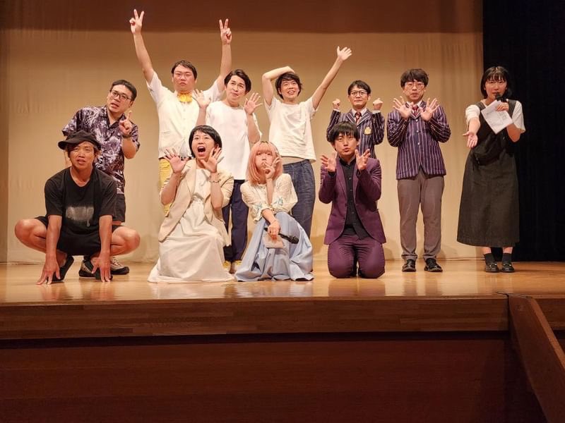smzyk810's tweet photo. ８月２７日 肉食ライブ
久々にMC出演でした🐥❤️

マリッジスターこうもとさんとは２日ぶり
葉月さんとは2.5次元舞台「混血脈」ぶり
けんじるさんとは学生時代ぶり
すごい１日になりました❣️

終始客席でお客様と共に笑ってた🤣

まきさん２ショ忘れたのかなちい。

#肉食ライブ #お城ちゃん https://t.co/Cgv6wLfIbx