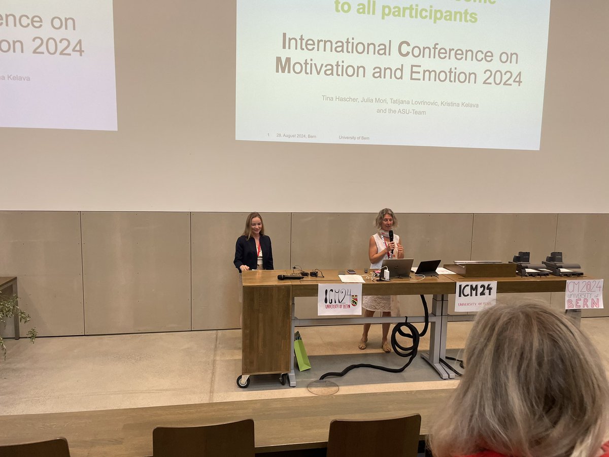 A warm welcome to the SIG8 conference! „Let‘s rock!“🙌🏼👏🏼👍🏼☺️ (Tina Hascher)