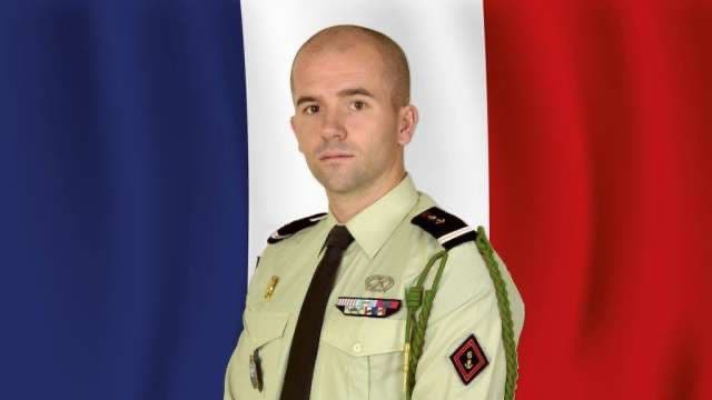SebLecornu's tweet image. Nous n’oublions pas ceux morts pour la France.

Le 28 août 2023, le sergent-chef Nicolas Mazier tombait sous les balles ennemies en Irak.

Quelques jours plus tôt l’adjudant-chef Nicolas Latourte et le sergent-chef Baptiste Gauchot y perdaient la vie.

Faisons vivre leur mémoire.