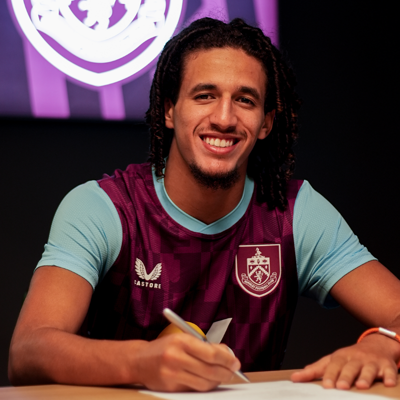 BurnleyOfficial's tweet photo. We are pleased to confirm the signing of Hannibal Mejbri on a four-year deal from Manchester United for an undisclosed fee.

Welcome to Burnley 🤝