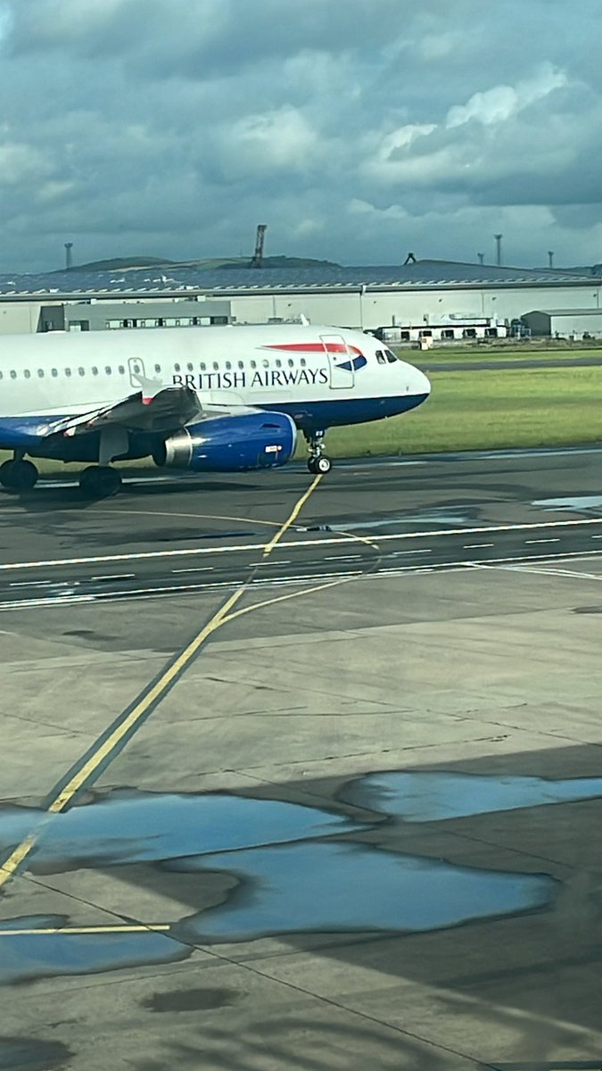 My brain every time I’m at the airport: sell the house and go get an ATPL.