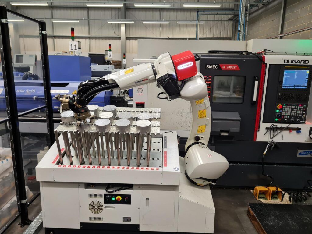Check out the SMEC SL2000 BSY fixed head turning centre with a 2m barfeed unit, a Robojob robot loader and a Roto-Rack parts catcher at Empire Manufacturing: buff.ly/46nzsyJ Take a look at the full SMEC range, only available at Dugard in the UK: buff.ly/39q3hnI