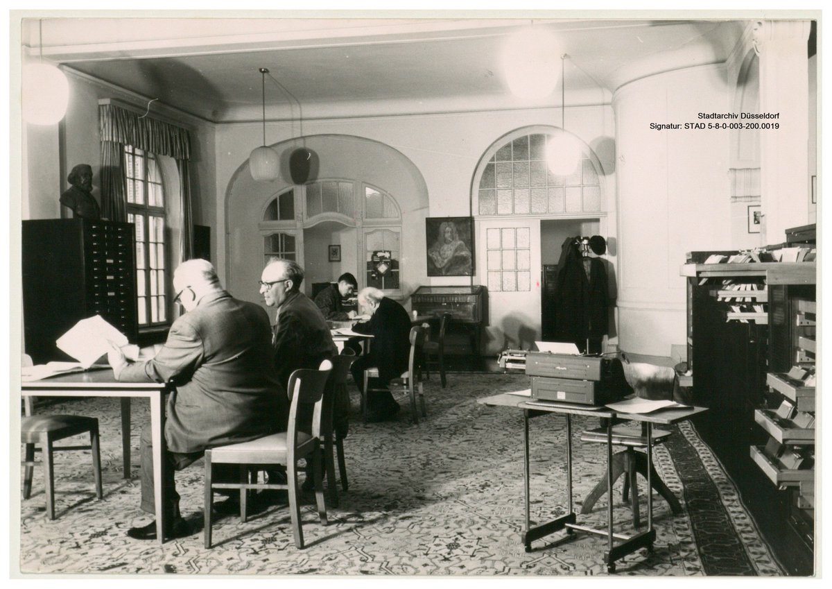 Das Stadtarchiv der Landeshauptstadt Düsseldorf ist am Dienstag, 03. September, wegen einer internen Veranstaltung geschlossen.

Foto: Unser Lesesaal im Jahr 1964 😉
Signatur: STAD 5-8-0-003-200.0019
#duesseldorf #stadtarchivduesseldorf #archiv #lesesaal
*