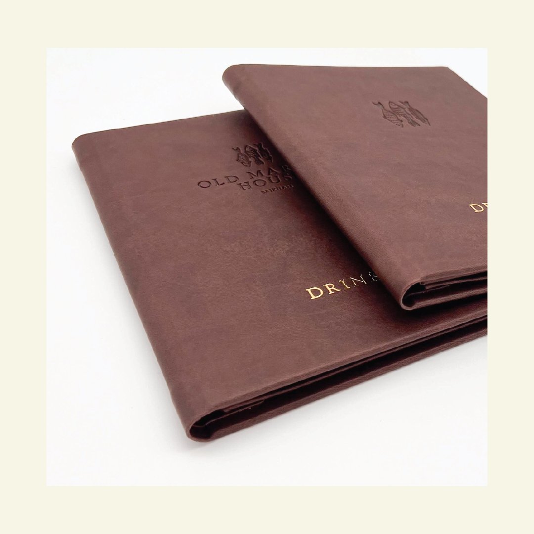 AspenPrint's tweet image. 🤩 Leather menu covers are just one of the many bespoke items we create for the hospitality industry, adding a touch of elegance and durability to any dining experience.

☎️ 01202 717 418
📨 hello@aspenprint.com

#AspenPrint #LeatherMenuCovers #MenuCovers #Hospitality #Food #Menu