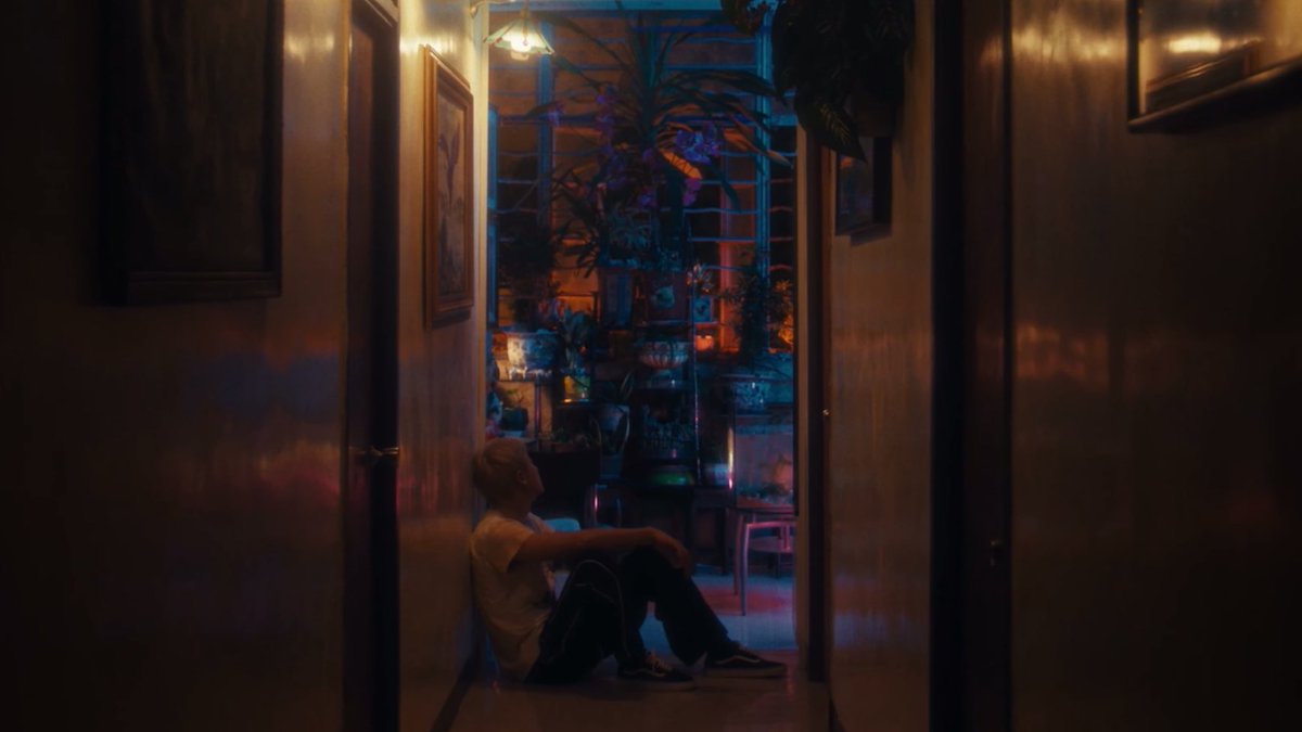 loeyfeed's tweet photo. black out's aesthetic🌟

#CHANYEOL_BlackOut https://t.co/eV1bUHKn1m