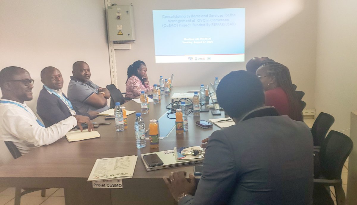 ProjetCoSMO's tweet photo. The @ProjetCoSMO and @Intersos have discussed possible areas for collaboration in reaching vulnerable populations in #Cameroon. During a meeting at the CoSMO Coordination Office in Yaoundé, the two organizations extensively discussed the mission, vision and scope of their work. https://t.co/5FcDmUxmXI