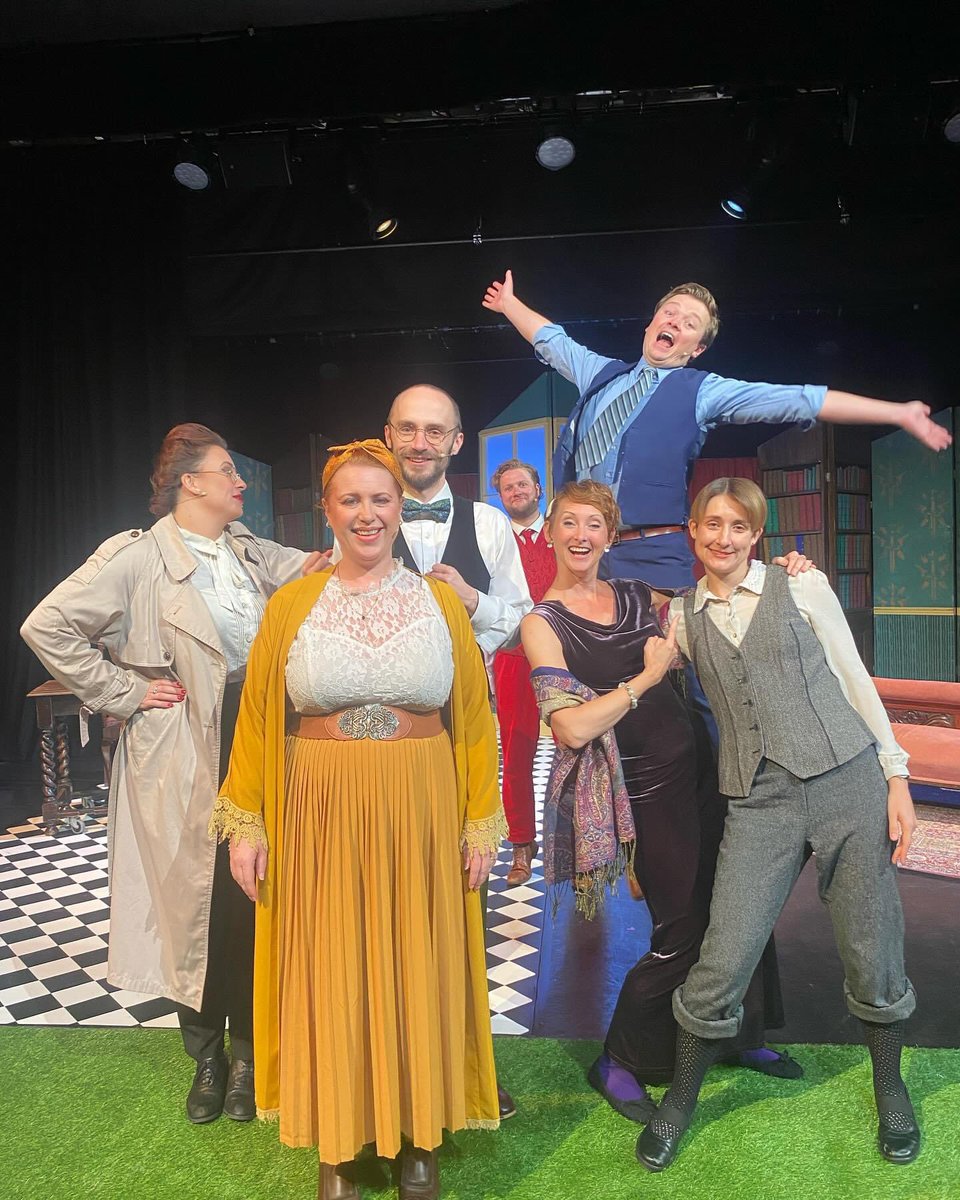 A brilliant EdFringe scouting for shows &amp; performing in Murder, She Didn't Write to 10,000 people! Memorable shows include a combine harvester at a Stitch &amp; Bitch, Solar Eclipse, Break-Dancing at The Olympics, Taxidermy Workshop &amp; a powercut that plunged us into darkness. Kercha!