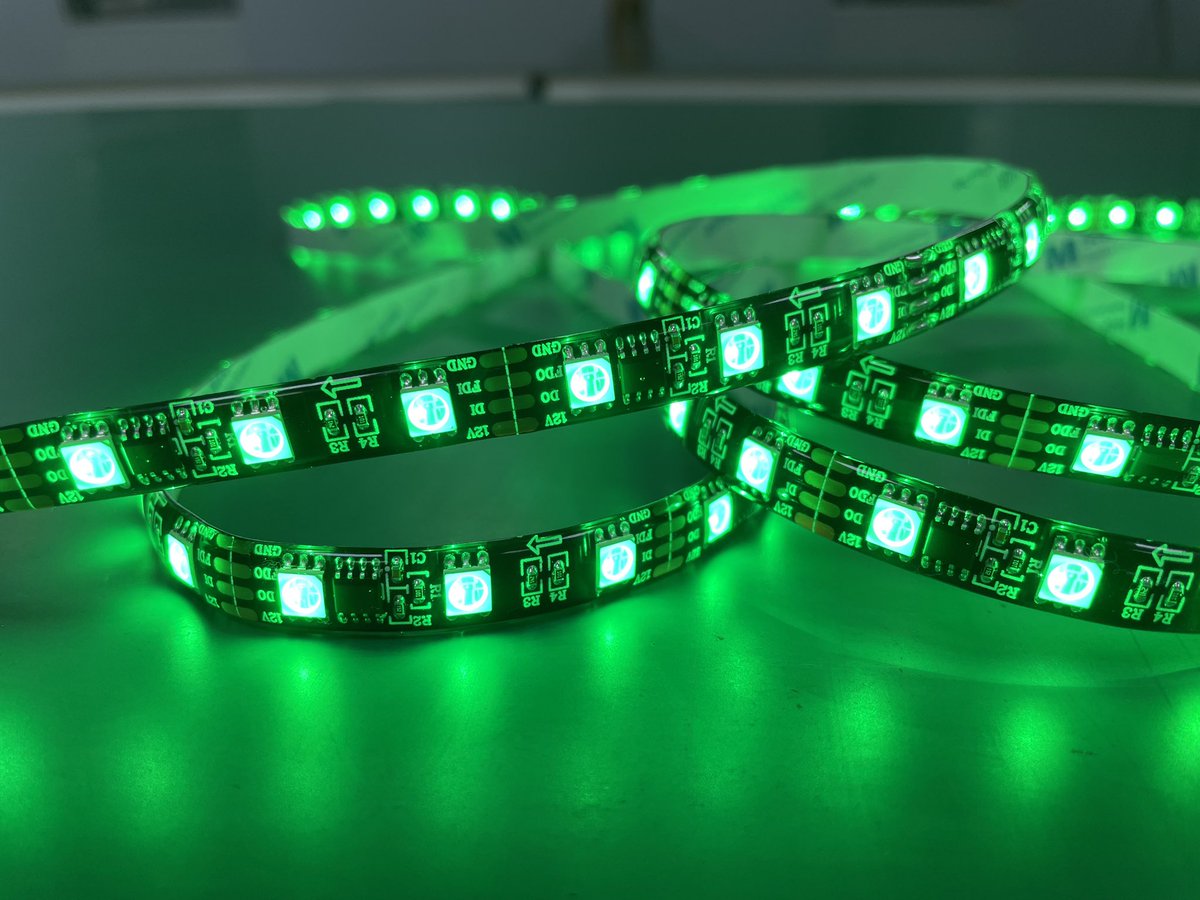 HooYoo18701's tweet image. Magic led strip
5050RGB-60leds
Super light
Silicone glue IP44
#ledstrip #magicled #RGB 
#factorysale #lightdecor