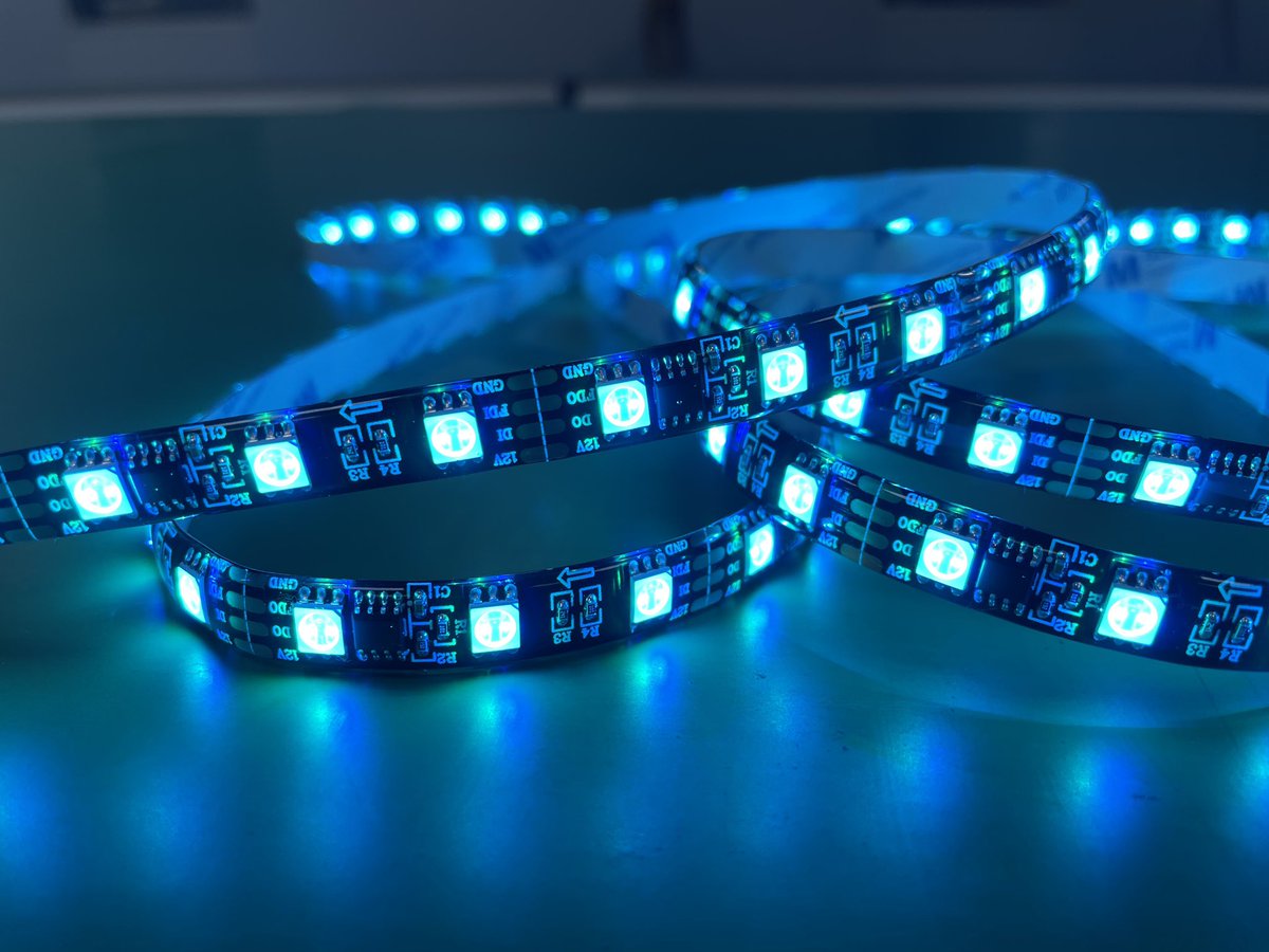 HooYoo18701's tweet image. Magic led strip
5050RGB-60leds
Super light
Silicone glue IP44
#ledstrip #magicled #RGB 
#factorysale #lightdecor