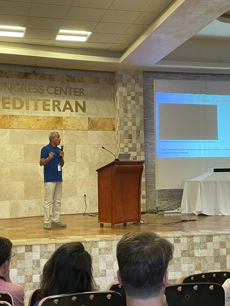 Luís Carlos @LuisCarlos_zito on the floor of ICOM <a href="/ICOMConference/">ICOM Conference</a> presenting on the Hidden Dance of Water