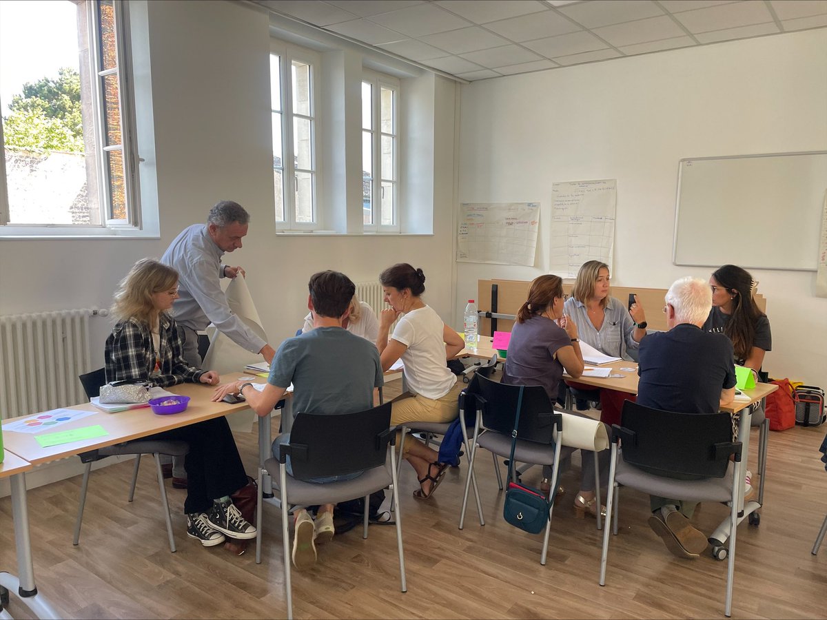 ISFECfa's tweet image. Cette semaine, c’est la rentrée pour nos lauréats des concours des académies de Bordeaux Limoges et Poitiers en présence des inspecteurs. 

Bienvenue et bonne rentrée à tous dans vos établissements ! #formation #isfec #enseignants