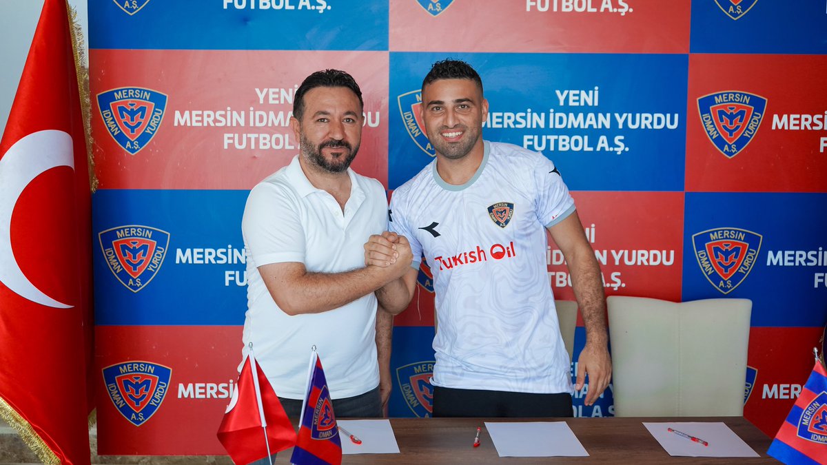 yenimiy_resmi's tweet photo. Kulübümüz, 2022 yılından bu yana kadromuzda yer alan orta saha oyuncusu Chris David ile 1 yıllık sözleşme yenilemiştir.
Yeni sözleşmemiz hayırlı olsun, kırmızı lacivert formamız ile başarılar diliyoruz…
#TurkishOilYeniMersinİdmanYurdu #YMİY #ChrisDavid https://t.co/RyNrm5k39u
