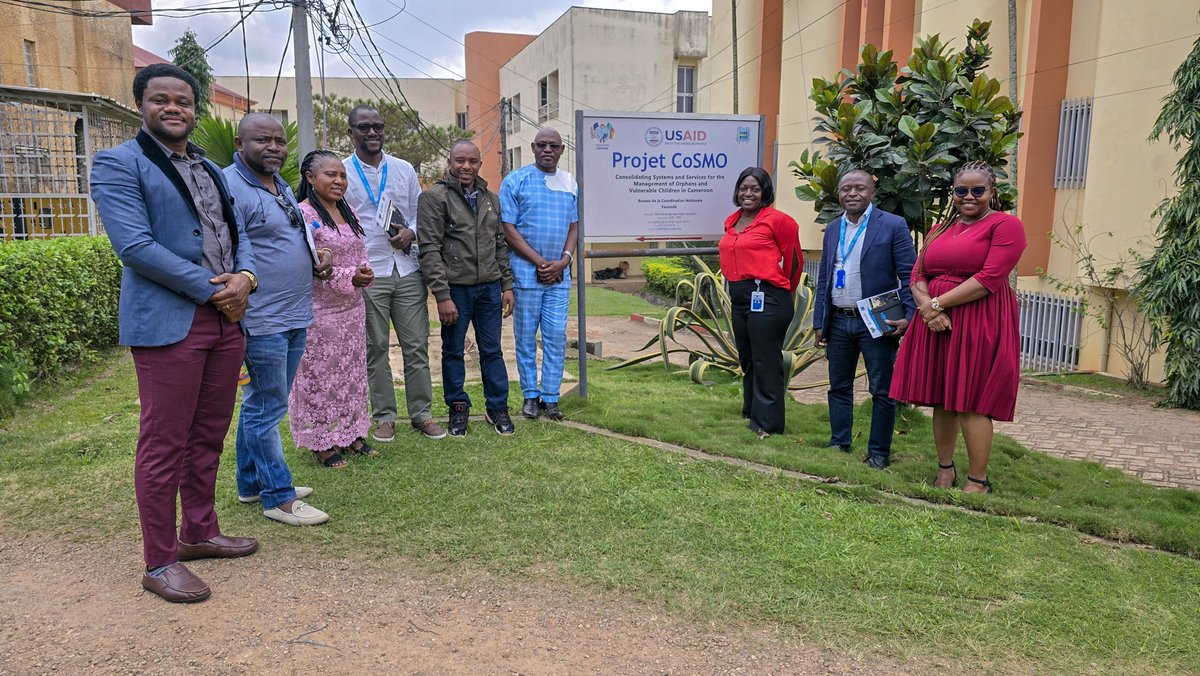 ProjetCoSMO's tweet photo. The @ProjetCoSMO and @Intersos have discussed possible areas for collaboration in reaching vulnerable populations in #Cameroon. During a meeting at the CoSMO Coordination Office in Yaoundé, the two organizations extensively discussed the mission, vision and scope of their work. https://t.co/5FcDmUxmXI