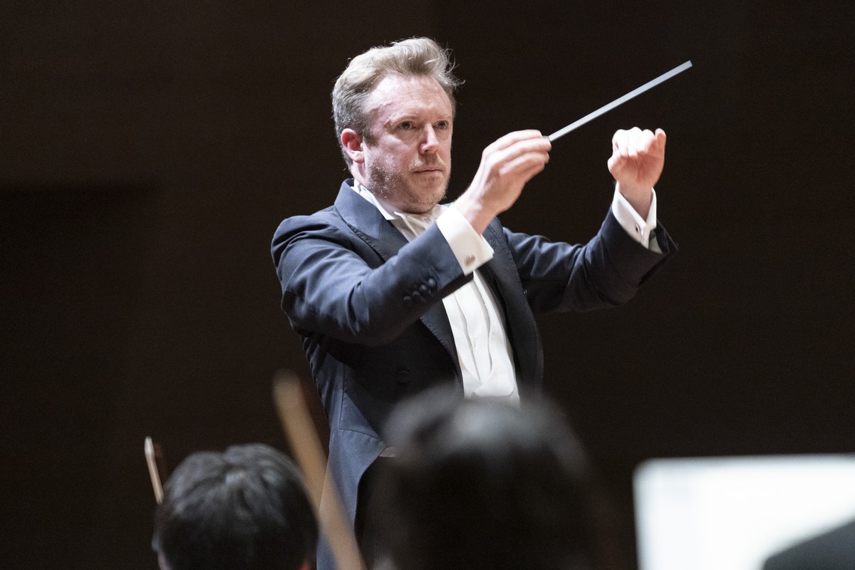 SuntoryHallE's tweet photo. Making his debut with the @TMSOnews, Daniel Harding conducted a programme of Berg's Seven Early Songs with soprano @nikagoric and Mahler's evergreen First Symphony (Aug 9). 
https://t.co/YyveR3wPCW
📷Rikimaru Hotta https://t.co/V0XhnGUSXI