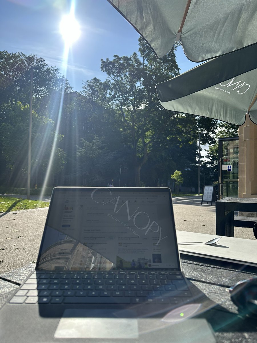 Making the most of the sun and working outside <a href="/UoE_EFI/">Edinburgh Futures Institute</a> lovely Canopy cafe ✨🕶️