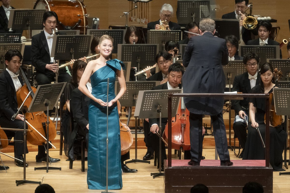 SuntoryHallE's tweet photo. Making his debut with the @TMSOnews, Daniel Harding conducted a programme of Berg's Seven Early Songs with soprano @nikagoric and Mahler's evergreen First Symphony (Aug 9). 
https://t.co/YyveR3wPCW
📷Rikimaru Hotta https://t.co/V0XhnGUSXI
