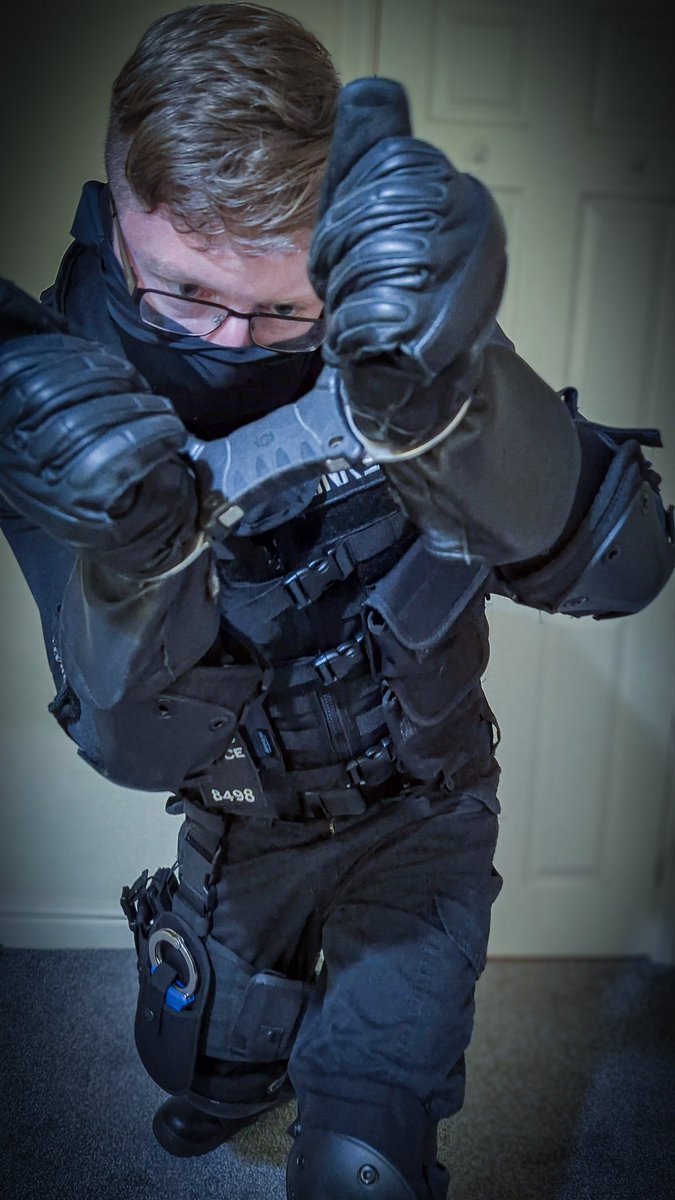 Kink_Cuff tweet media