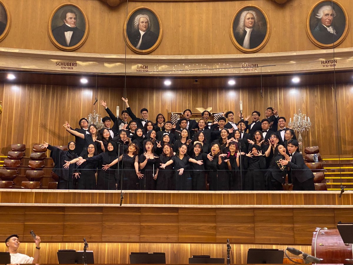 psmitb's tweet photo. Pada tanggal 9 Agustus 2024 lalu, PSM-ITB berkolaborasi dengan Twilite
Orchestra, Twilite Chorus, PSM IPB, dan PSM-Perbanas untuk mengisi Konser Kemerdekaan PT Medco Energi yang dipimpin oleh Conductor Addie MS. Konser di Aula Simfonia Jakarta ini berjalan sukses! https://t.co/OBjiBqmGn3