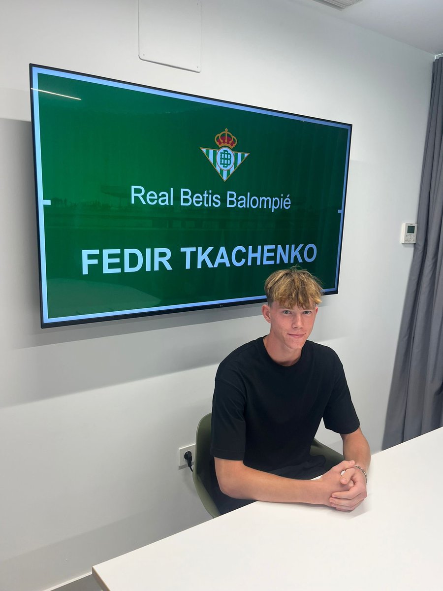 El portero ucraniano Fedir Tkachenko (2008), firma con el <a href="/RealBetis/">Real Betis Balompié 🌴💚</a> hasta 2.027 ✅

#RGtalents ⚽️