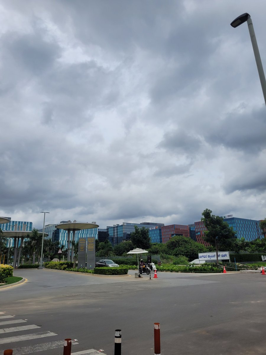 ParthDua17's tweet photo. Bangalore weather and skies will never dissapoint you... https://t.co/AkjiD8JUwR