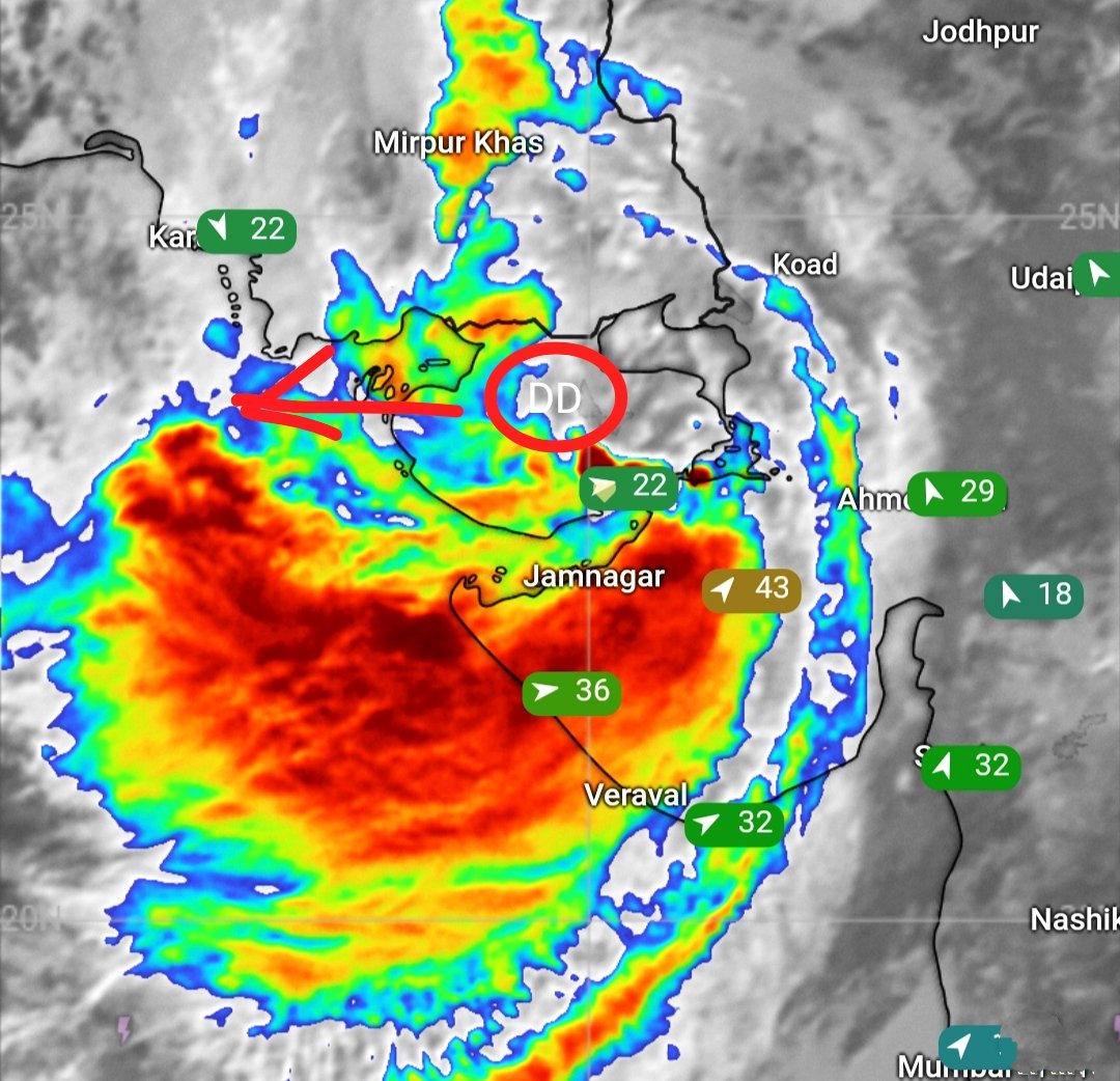 KananRanjit's tweet photo. #WeatherUpdate
#DeepDepressionUpdate
#DD over N.Kutch moving slowly westwards and reach #ArabianSea by tomorrow.
#HeavyRain expected over #Sindh #Saurashtra & #Kutch today.
Weather Satellite image, https://t.co/18gQ3wIRI5