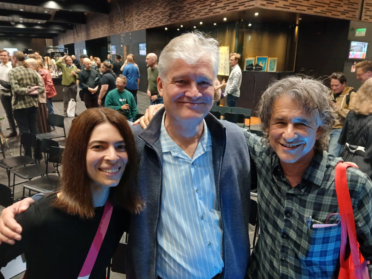 JYUhytk (@jyuhytk) on Twitter photo What happens in our brain when one musical phrase ends and another begins?🧠Researchers Iballa Burunat, <a href="/danlevitin/">Daniel Levitin</a> and <a href="/phtoiviainen/">Petri Toiviainen</a> have found that musical boundaries are key to how we process and enjoy music and how being a musician affects this. jyu.fi/en/news/tuning… What happens in our brain when one musical phrase ends and another begins?🧠Researchers Iballa Burunat, <a href="/danlevitin/">Daniel Levitin</a> and <a href="/phtoiviainen/">Petri Toiviainen</a> have found that musical boundaries are key to how we process and enjoy music and how being a musician affects this. jyu.fi/en/news/tuning…