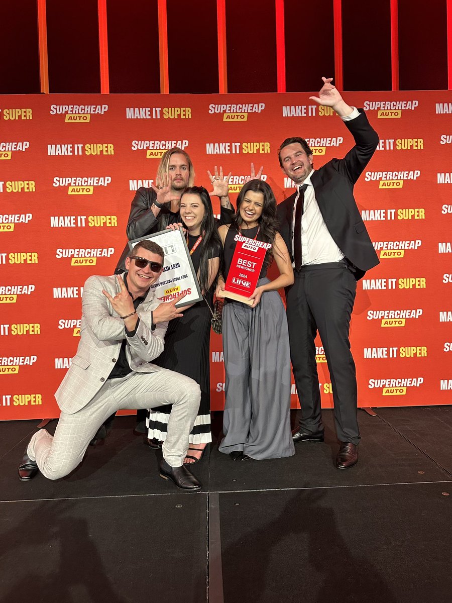 Todd_Hazelwood's tweet photo. Making it SUPER with the legends at LOST Eyewear ๐๐
Amazing two days at the Supercheap Auto trade conference. Cool people, awards won, racing slot cars for sunnies and plenty of fun times! ๐คฉ
#THR x #LOST โข #SupercheapAuto #MakeItSuper https://t.co/78qssZ6WfJ
