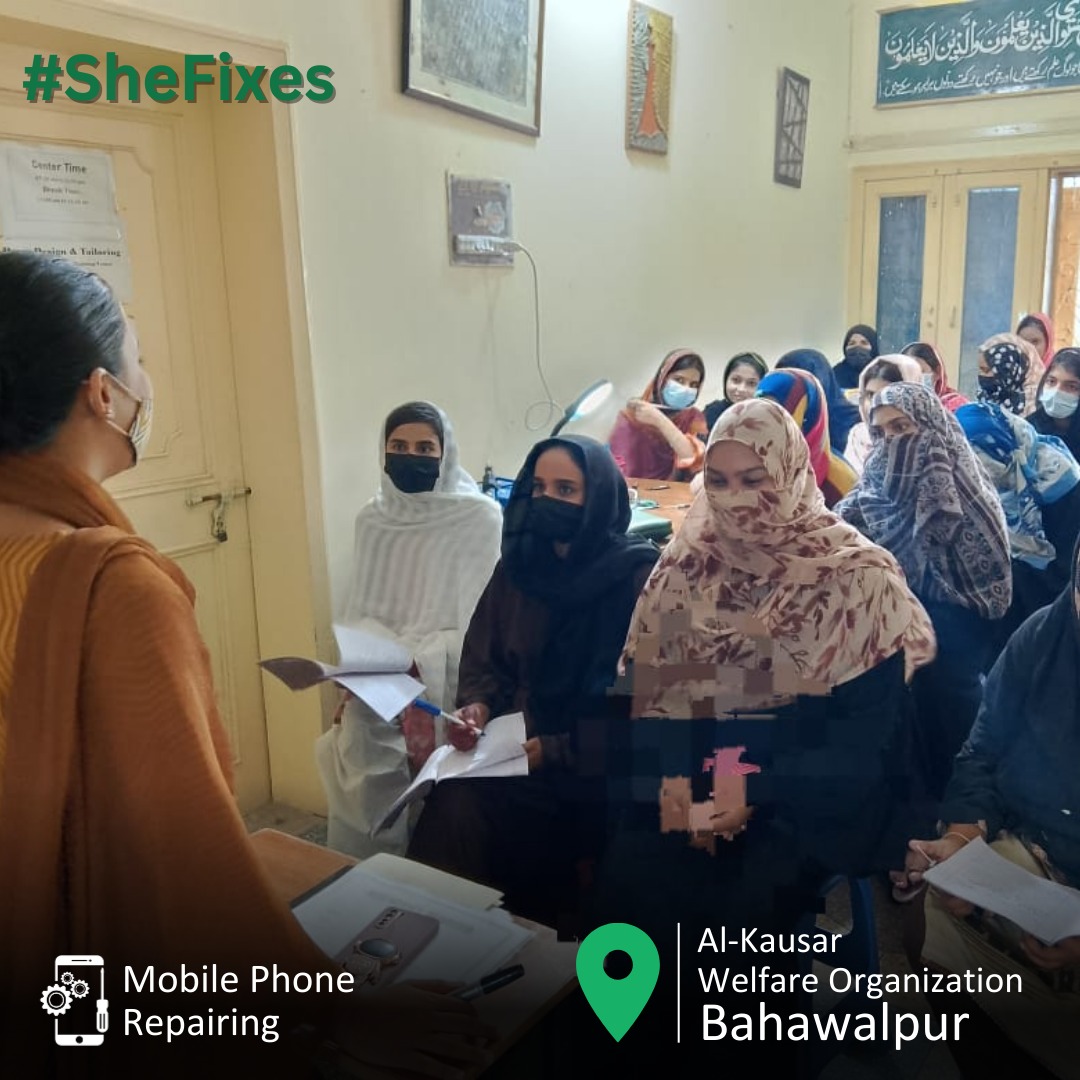 NAVTTCOfficial's tweet photo. Today's activities at the Al-Kousar Welfare Organization in Bahawalpur focused on Mobile Phone Repairing classes, conducted as part of the NAVTTC SheFixes program.
#NAVTTC #shefixes #WomenEmpowerment2024 #skillsupport #navttcinitiative #mobilerepairing https://t.co/N3b6GPHl44