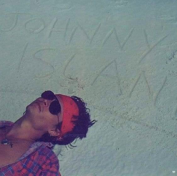 RandomDepp's tweet image. Just because Why not? There is never too much of JD
#JohnnyDepp 
#ThankYouDior