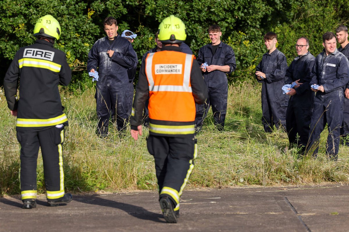 RNASYeovilton's tweet image. RNAS Yeovilton's Fire Station teamed up with @DSFireUpdates to help provide a chemical attack exercise scenario strengthening working relationships and allowing lessons to be learnt. 

📸 LPhot Luke

#royalnavy #FleetAirArm #firestation #exercise #testing #training #learning
