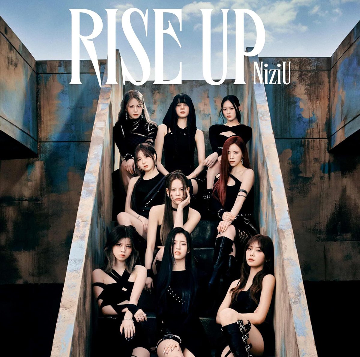 NiziUメンバー直筆サイン入り「RISE UP」ステッカー（抽選5名様） NiziUメンバー直筆サイン入り「RISE UP」ステッカー（抽選5名様