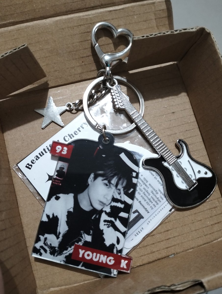 asik dah sampai keychain youngknya🤩 makasih kakkk <a href="/oepeach/">key l</a>