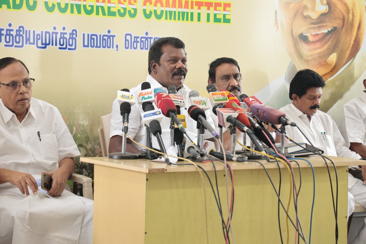 SPK_TNCC's tweet photo. #Metro இரண்டாம்கட்ட பணிகளுக்கும் , தமிழ்நாடு மழைவெள்ள பாதிப்புகளுக்கும் , ரயில்வே திட்டங்களுக்கும் நிதி வாங்கித்தர தமிழ்நாடு பாஜகவினரால் முடியவில்லை. 

தமிழக ரயில்வே திட்டங்களுக்கு வெறும் 1000 ரூபாய் ஒதுக்கி தமிழ்நாட்டை அவமதித்த மோடி அரசை கண்டித்து இன்று (28.08.2024) @narendramodi, அமைச்சர்கள் @nsitharaman , @AshwiniVaishnaw  உள்ளிட்டவர்களுக்கு ரூ.1001 அனுப்பினோம்.
