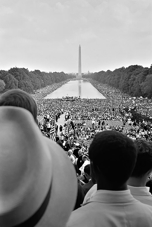 ClaudiaCostin's tweet photo. Bom dia! Em 28/8/1963 ocorreu a famosa Marcha sobre Washington, que reuniu cerca de 250.000 pessoas pelo fim da segregação racial nos EUA, ocasião em que Martin Luther King proferiu seu discurso “Eu tenho um sonho”. https://t.co/qVqaMu6wgB